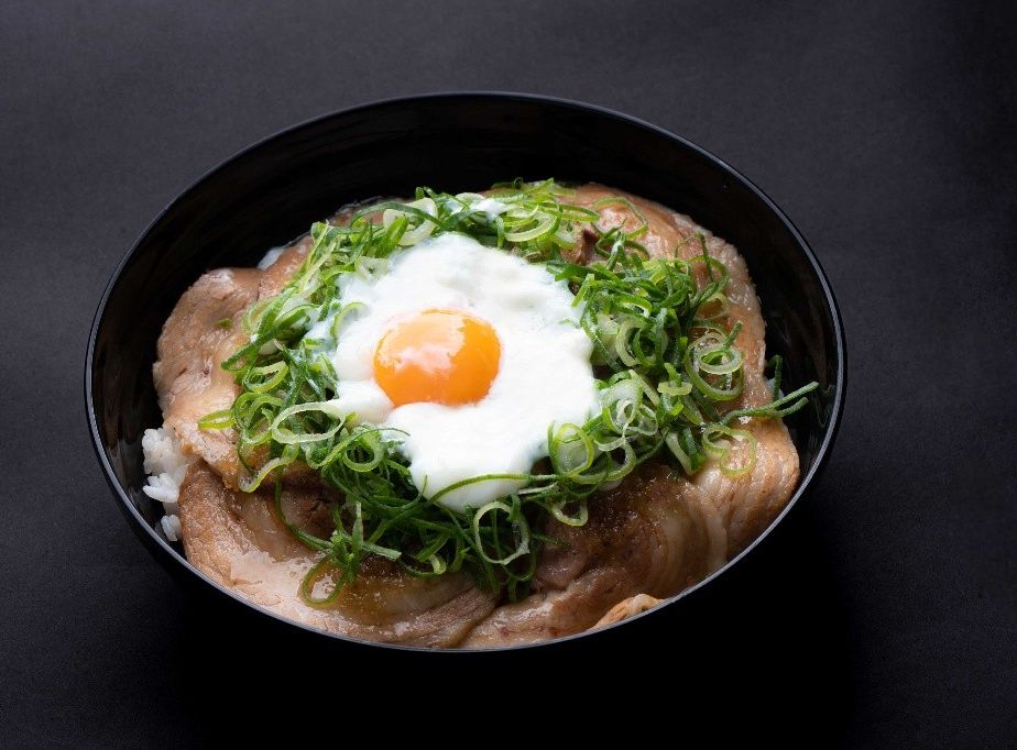 ネギ温玉焼豚丼