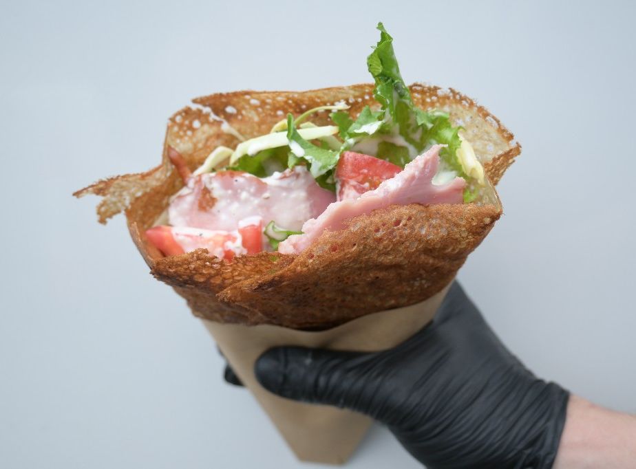 ハムトマトシーザーサラダのガレット