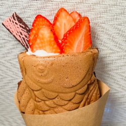 鯛パフェ　いちごカスタードホイップ