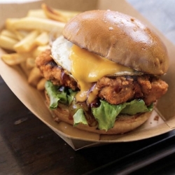 欲望のエッグチーズチキンバーガーポテトセット