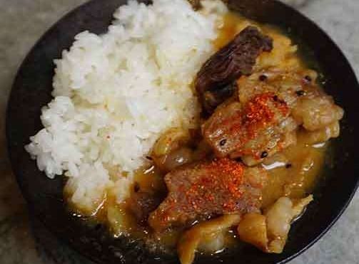 大阪西成名物どて煮丼