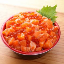 とろサーモンといくらの親子丼