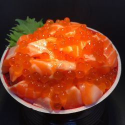 サーモンといくらの親子丼