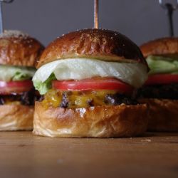 チェダーチーズバーガー