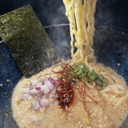 鯖のゴマ味噌ラーメン