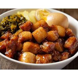 ゴロゴロ肉の魯肉飯