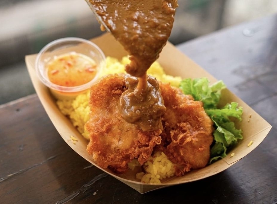 ロケットチキン濃厚カレーセット