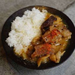 大阪西成名物どて煮丼