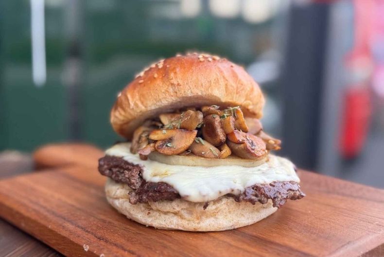 CHIBA BELIEVER  IN  BURGER