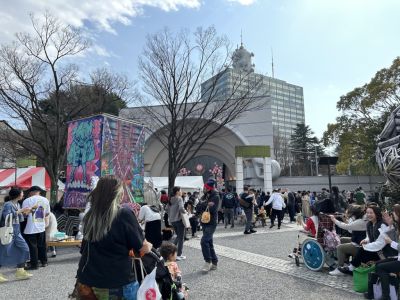 その年の野外フェスシーズンは代々木公園の春風から。SDGs的なメニューもフェス飯の新定番