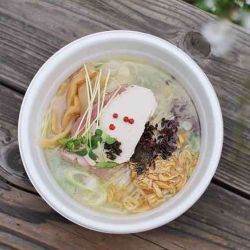 豚骨白湯らーめん