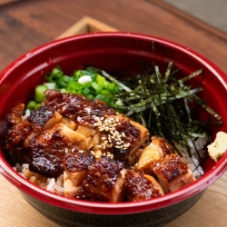 秘伝のタレ 鶏まぶし丼