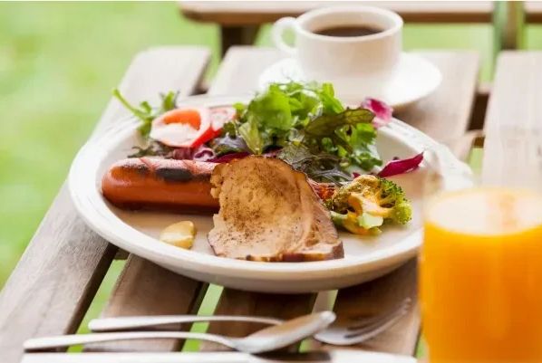 BREAKFAST SESSION
