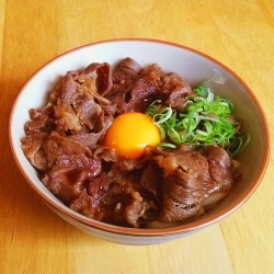 牛すき釜たまうどん