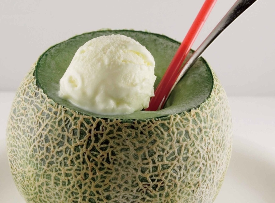 メロンまるごとクリームソーダ