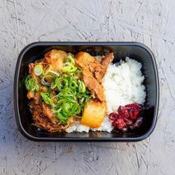 牛すじ煮込み丼