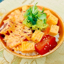 ハワイアンスパイシーポキ丼