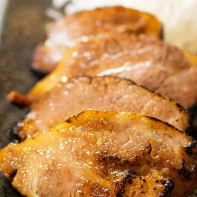 カレーと豚丼　石巻　よしだRock食堂