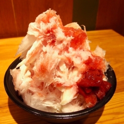 自家製 果肉入いちごミルクかき氷