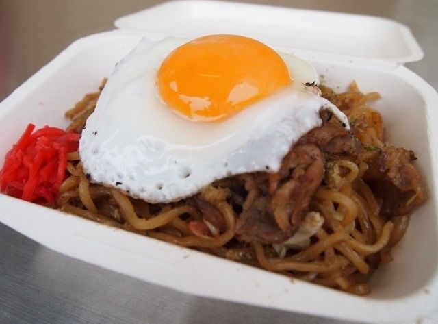 富士宮やきそば目玉焼きのせ