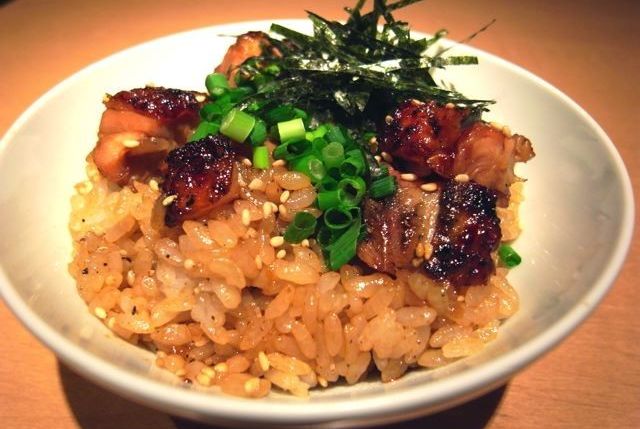 炭火焼 鶏まぶし丼　オルガン