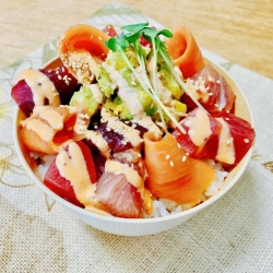 ハワイアンスパイシーポキ丼