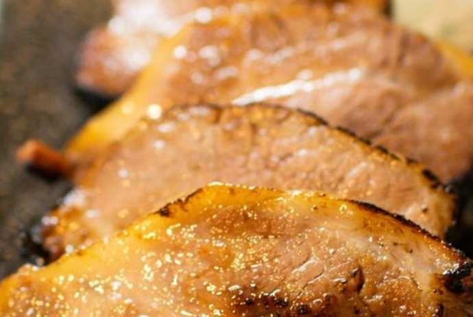 カレーと豚丼　石巻　よしだRock食堂