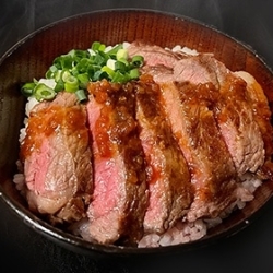 アンガス牛ステーキ丼