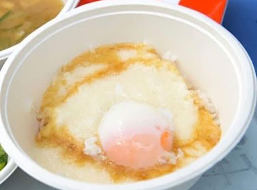 とろろめし 温玉のせ