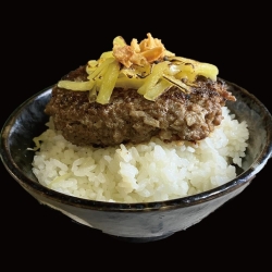 松阪牛入り牛ひき肉とコシヒカリとチーズ