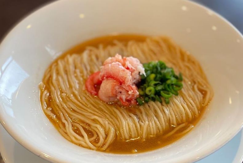 紅ズワイガニらぁ麺 まるはち屋