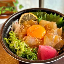海鮮丼