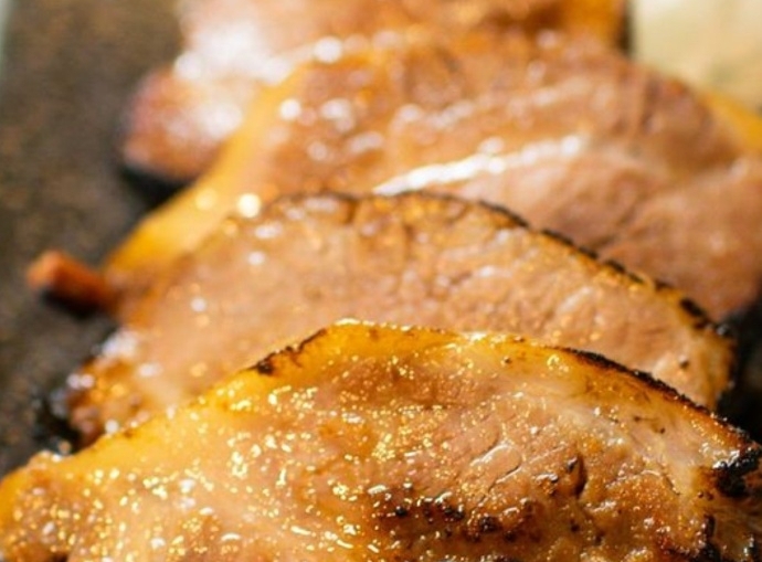 国産豚バラ炙り丼