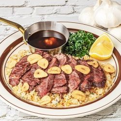 牛はらみとにんにく飯