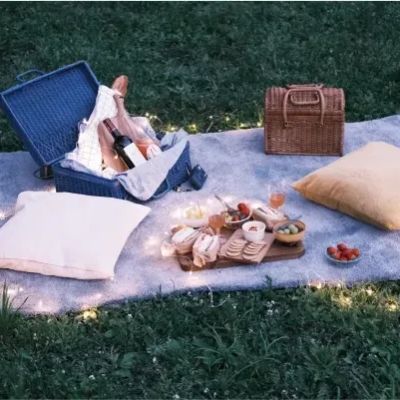 OUTDOOR TASTY LUNCH SESSION
